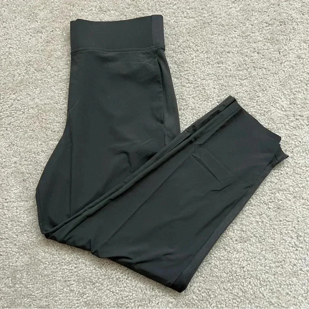 Kirkland Signature Ladies Ankle Travel Pant Stretch Quick Dry Green Sz Med Green
